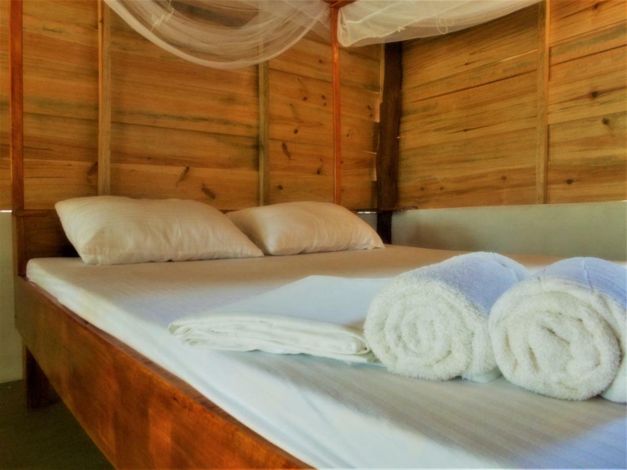 Shim Beach Resort Аругам Бей Екстериор снимка